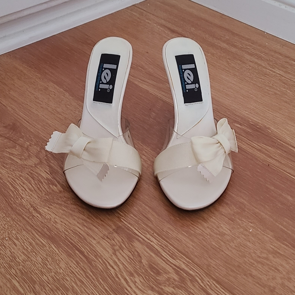 Vintage lei Ivory Mules with Bow